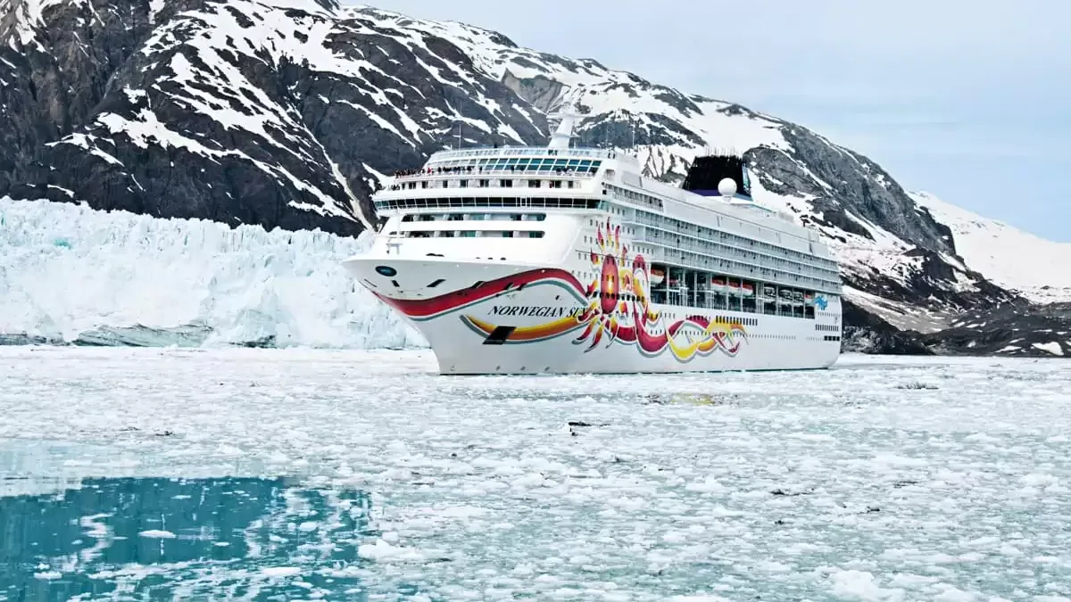 Le Norwegian Sun en mer, vu du ciel