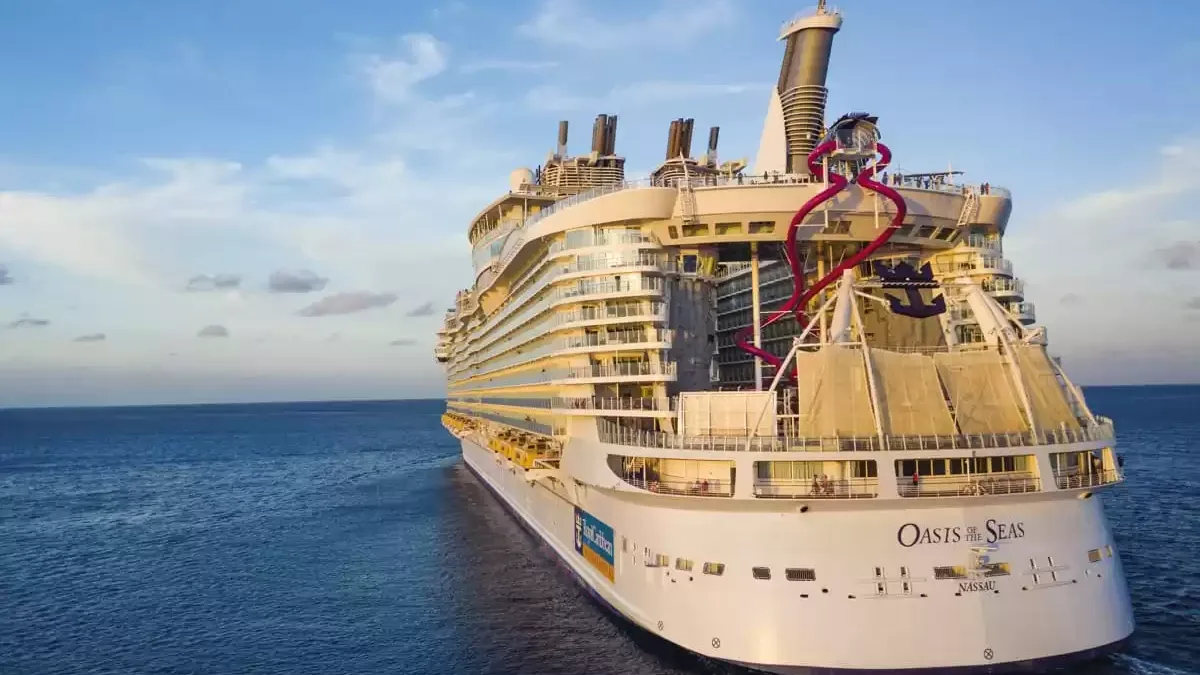Le Oasis of the Seas en mer, vu du ciel