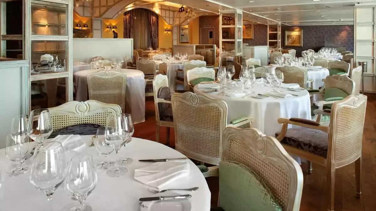Espaces et activités à bord du Oceania Riviera