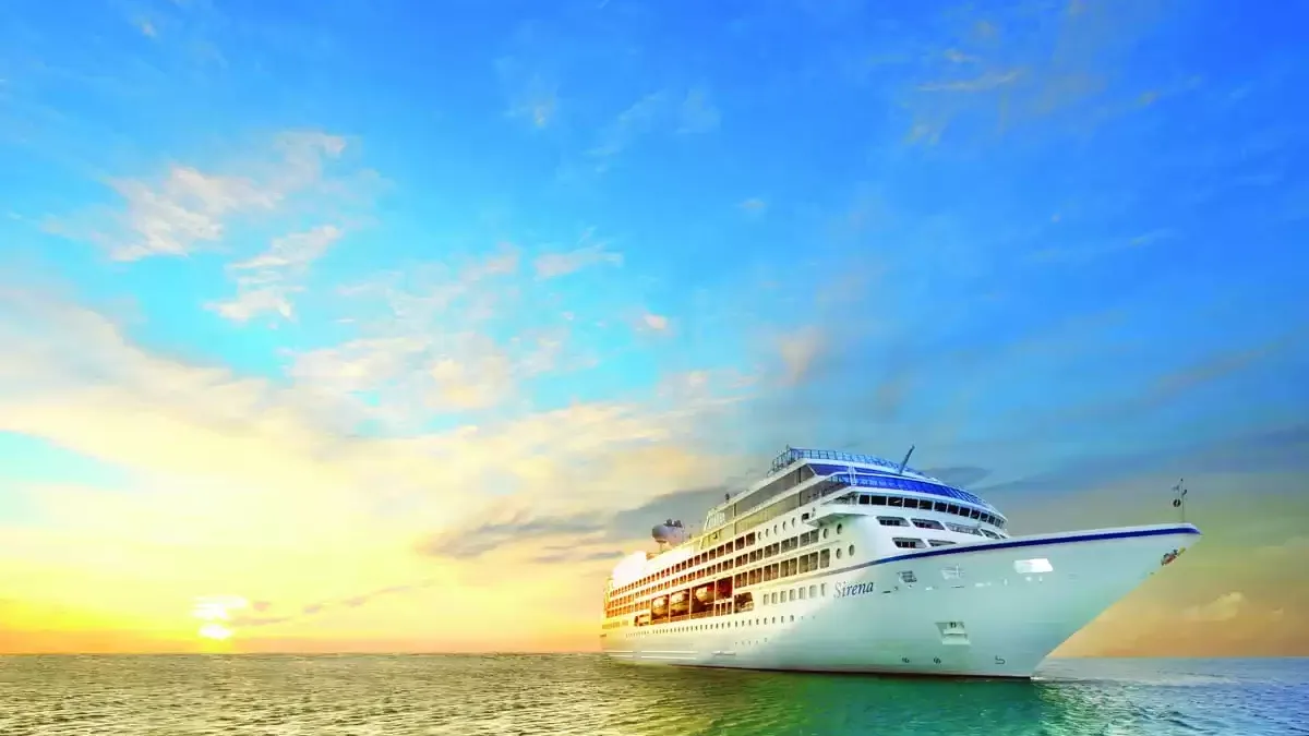 Le Oceania Sirena en mer, vu du ciel
