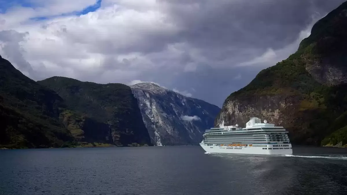 Le Oceania Vista en mer, vu du ciel