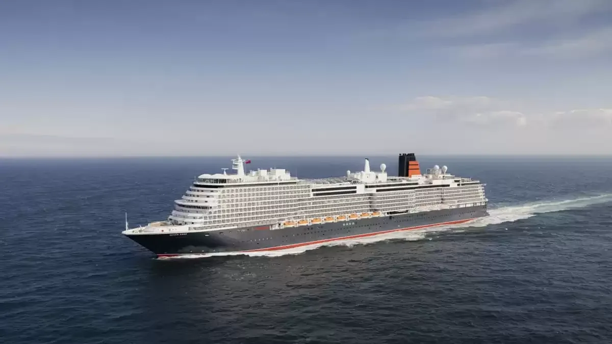 Le Queen Anne en mer, vu du ciel
