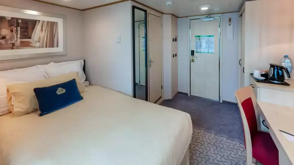 Une cabine à bord du Queen Elizabeth