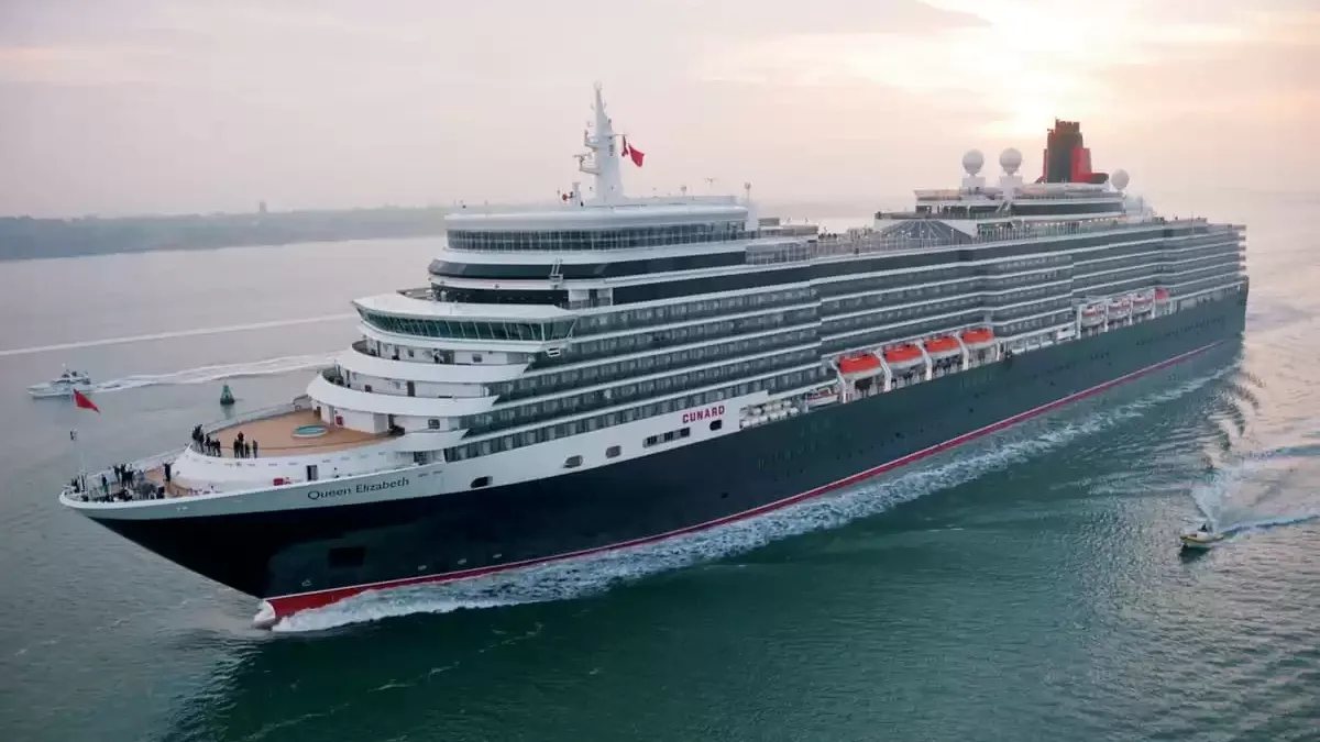 Le Queen Elizabeth en mer, vu du ciel