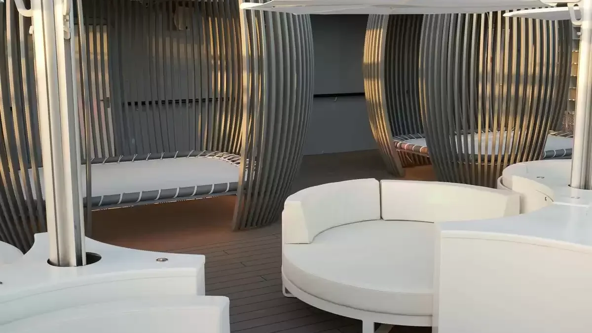 Espaces et activités à bord du Resilient Lady
