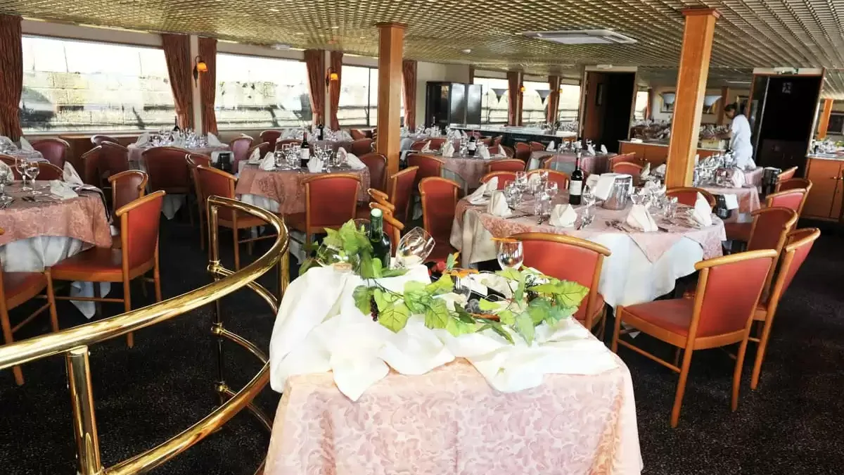 Espaces et activités à bord du Rhone Princess