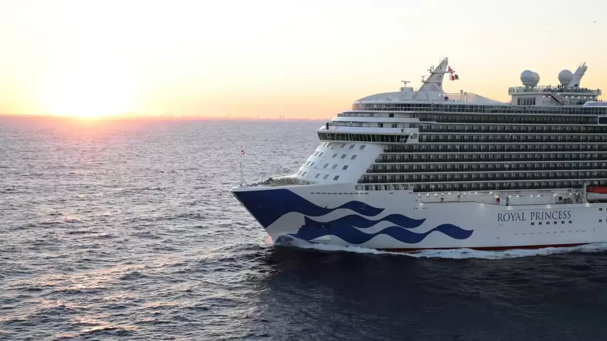 Le Royal Princess en mer, vu du ciel
