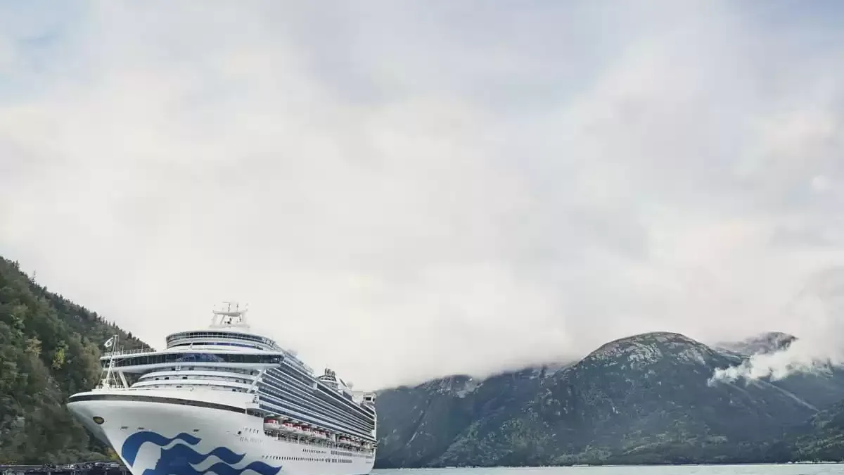 Le Ruby Princess en mer, vu du ciel