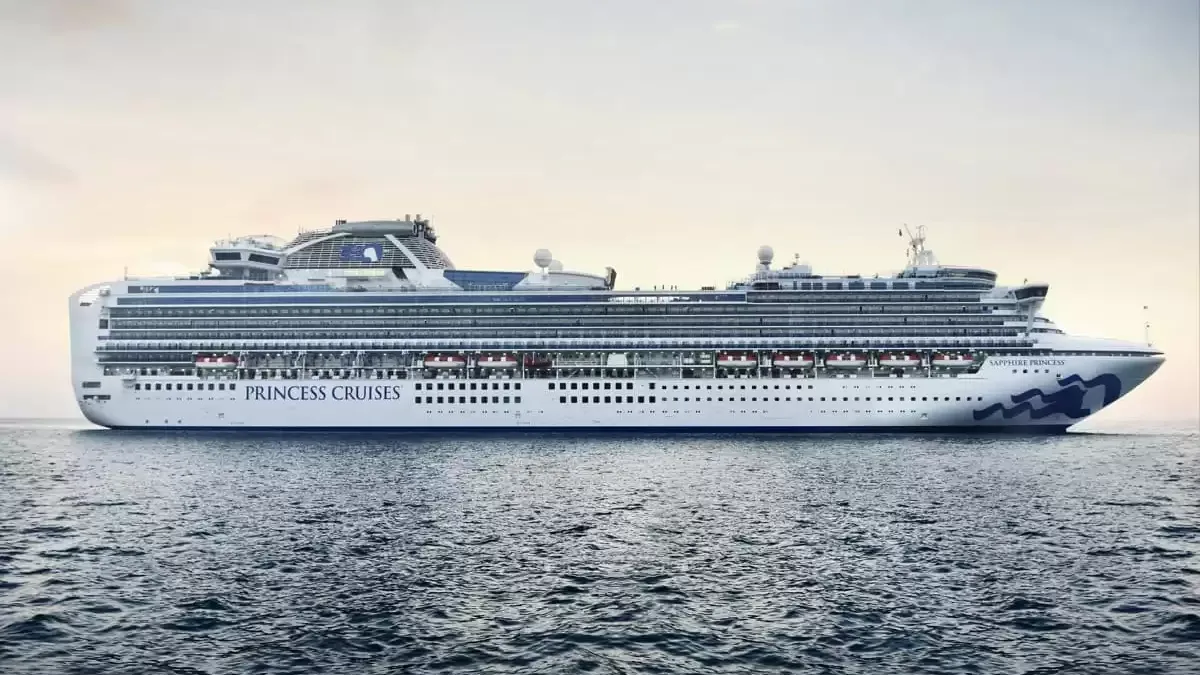 Le Sapphire princess en mer, vu du ciel