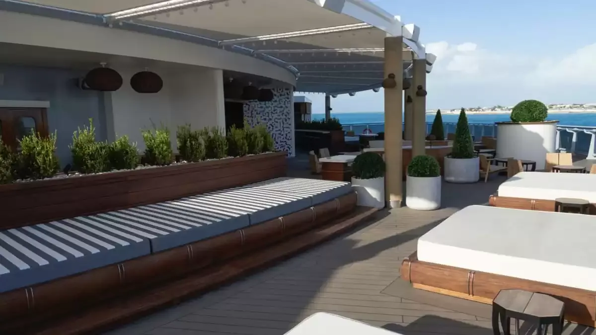 Espaces et activités à bord du Scarlet Lady