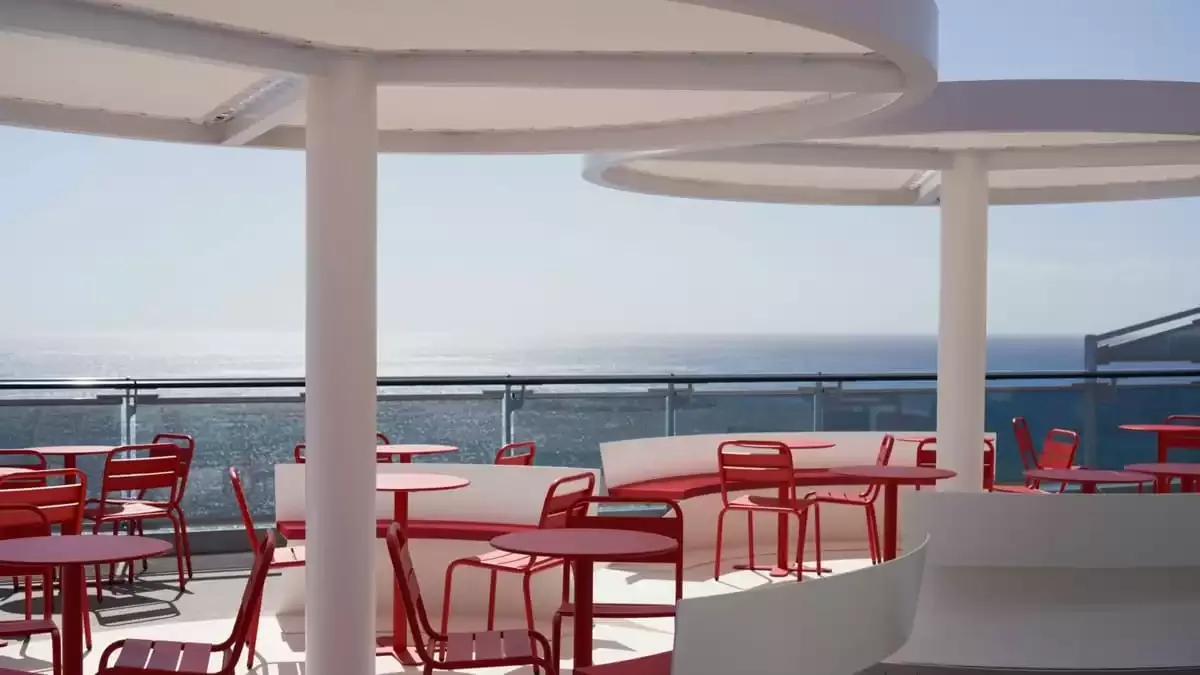 Espaces et activités à bord du Scarlet Lady