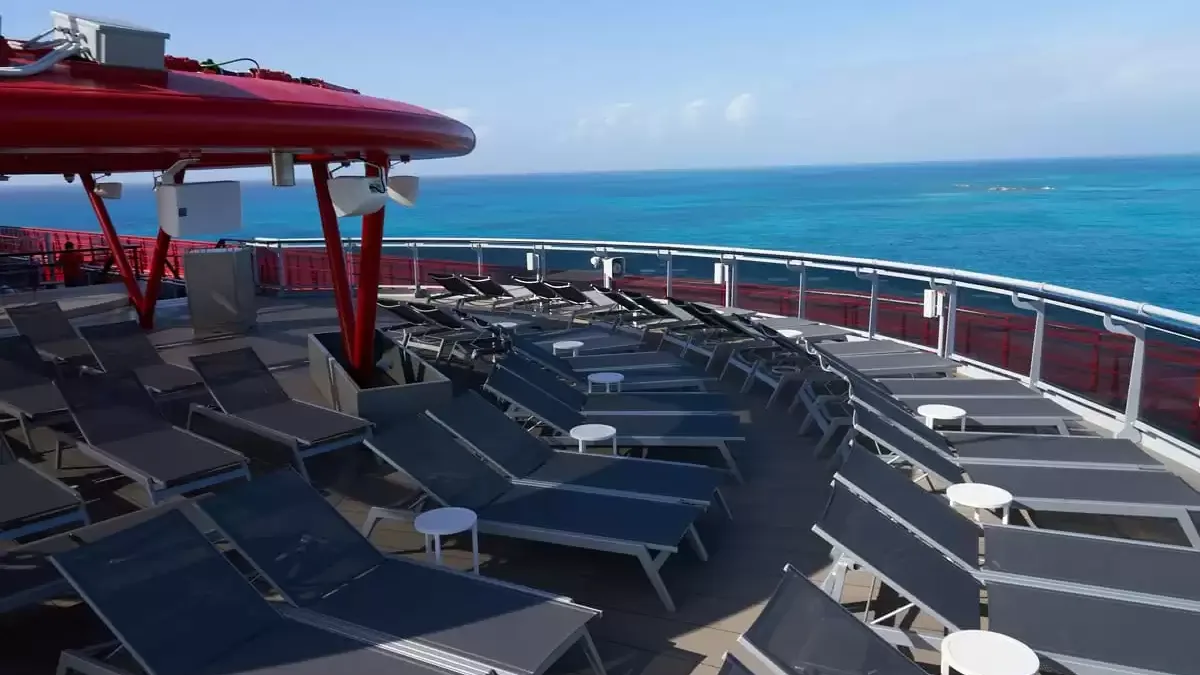 Espaces et activités à bord du Scarlet Lady