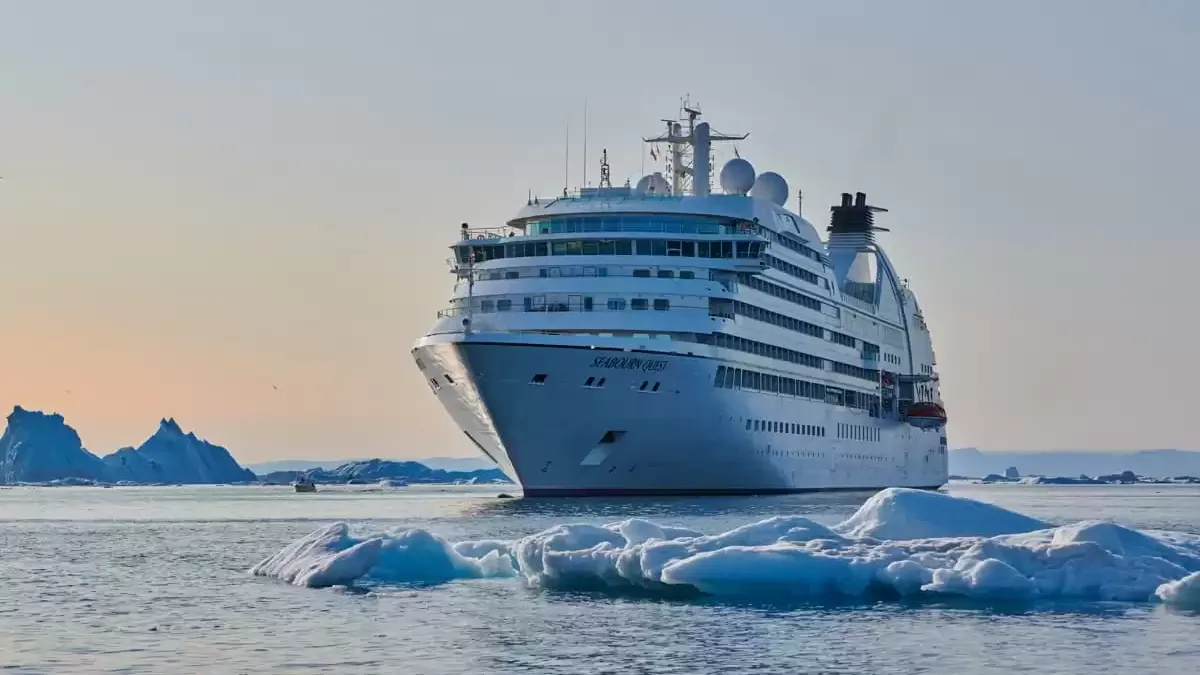 Le Seabourn Quest en mer, vu du ciel