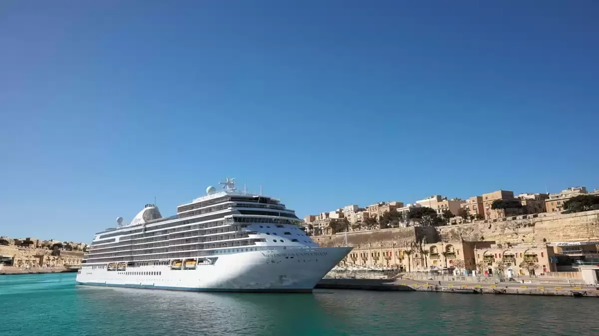 Le Seven Seas Explorer en mer, vu du ciel