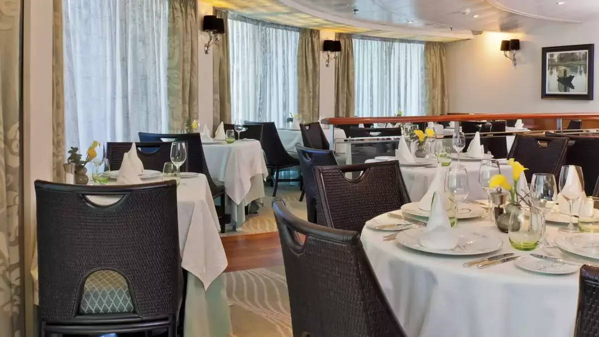 Espaces et activités à bord du Seven Seas Navigator
