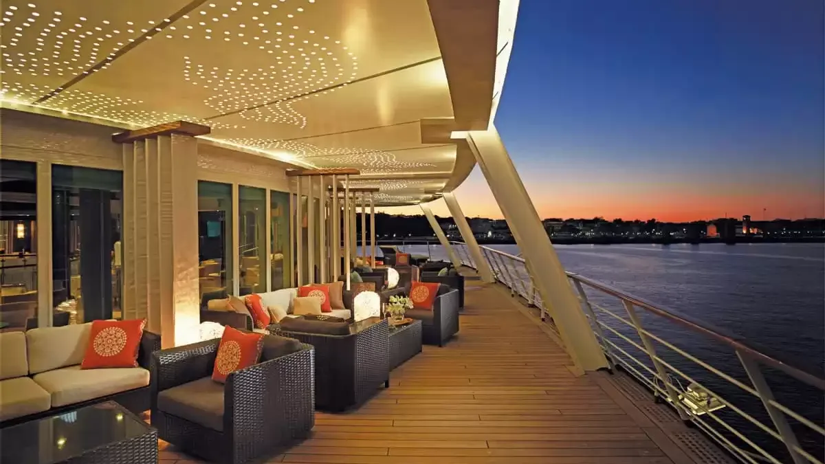 Espaces et activités à bord du Seven Seas Voyager
