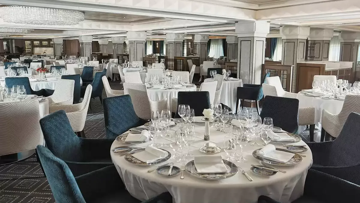 Espaces et activités à bord du Seven Seas Voyager