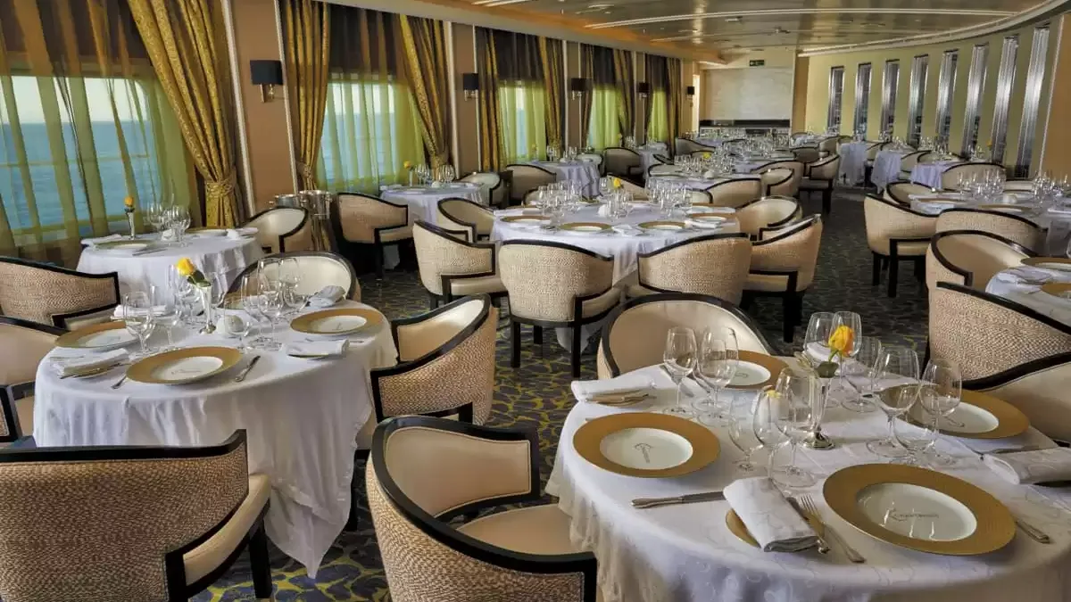Espaces et activités à bord du Seven Seas Voyager