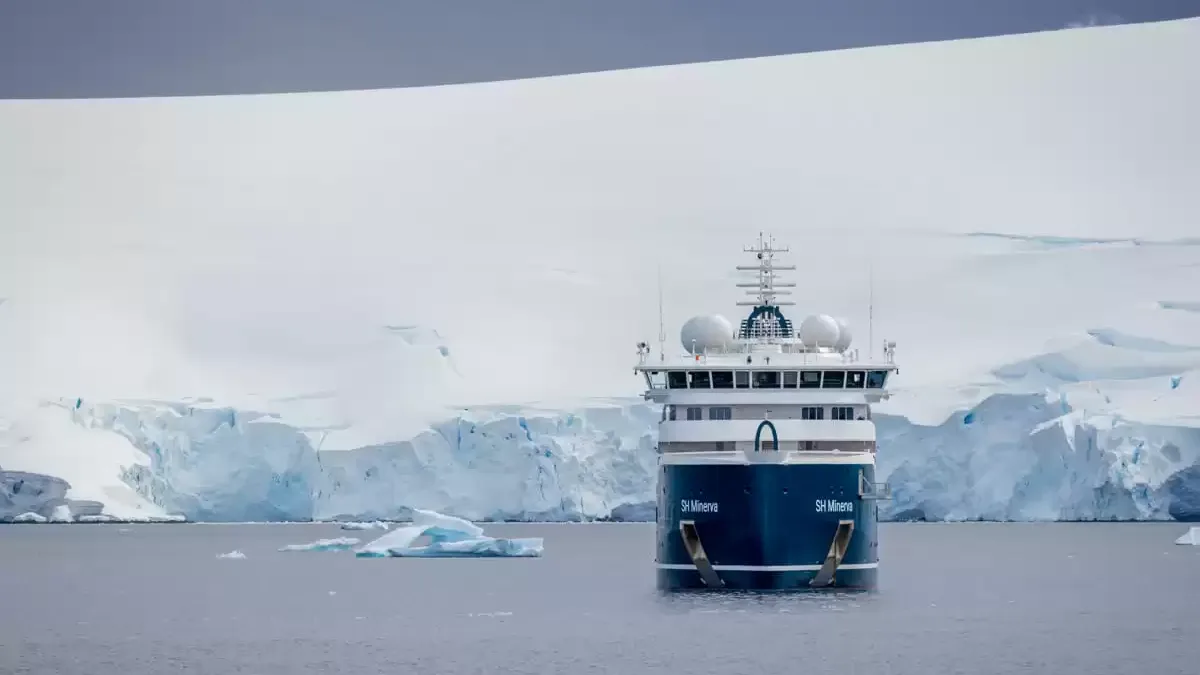 Le SH Minerva en mer, vu du ciel