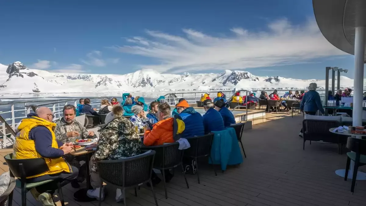 Espaces et activités à bord du SH Minerva