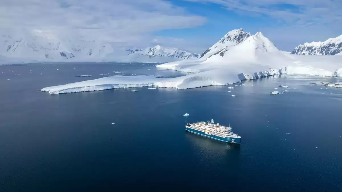 Le SH Minerva en mer, vu du ciel