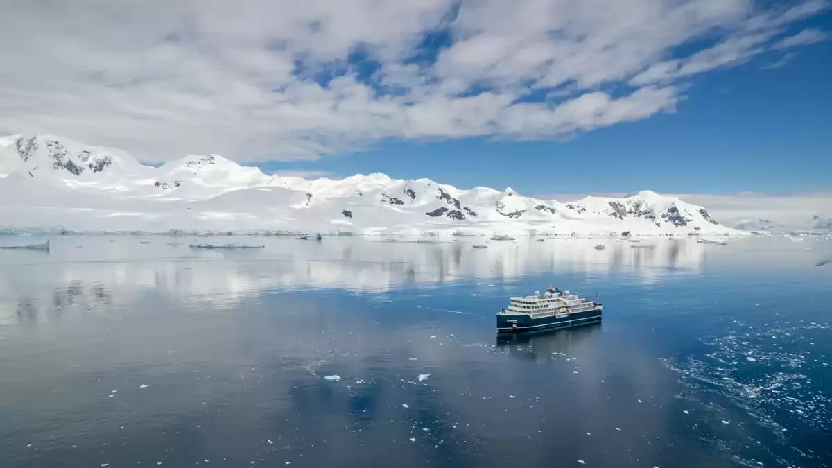 Le SH Minerva en mer, vu du ciel