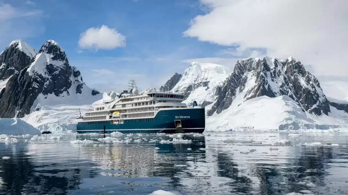 Le SH Minerva en mer, vu du ciel