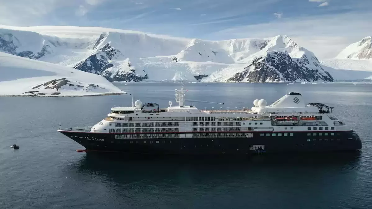 Le Silver cloud Expedition en mer, vu du ciel