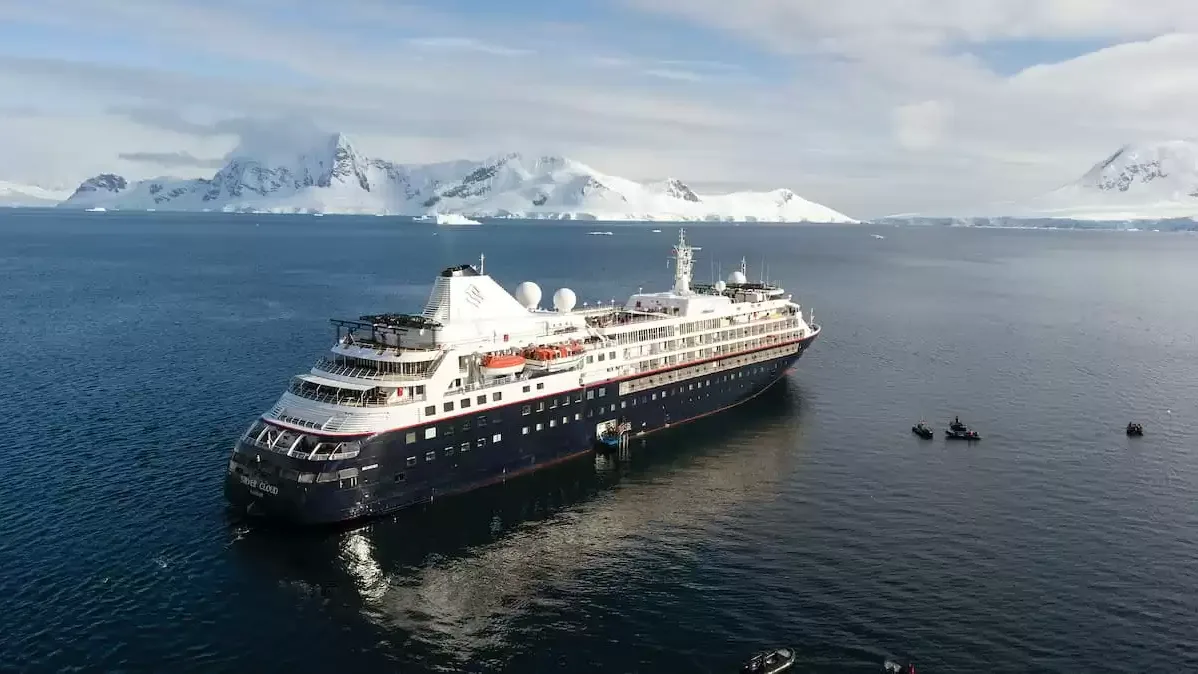 Le Silver cloud Expedition en mer, vu du ciel