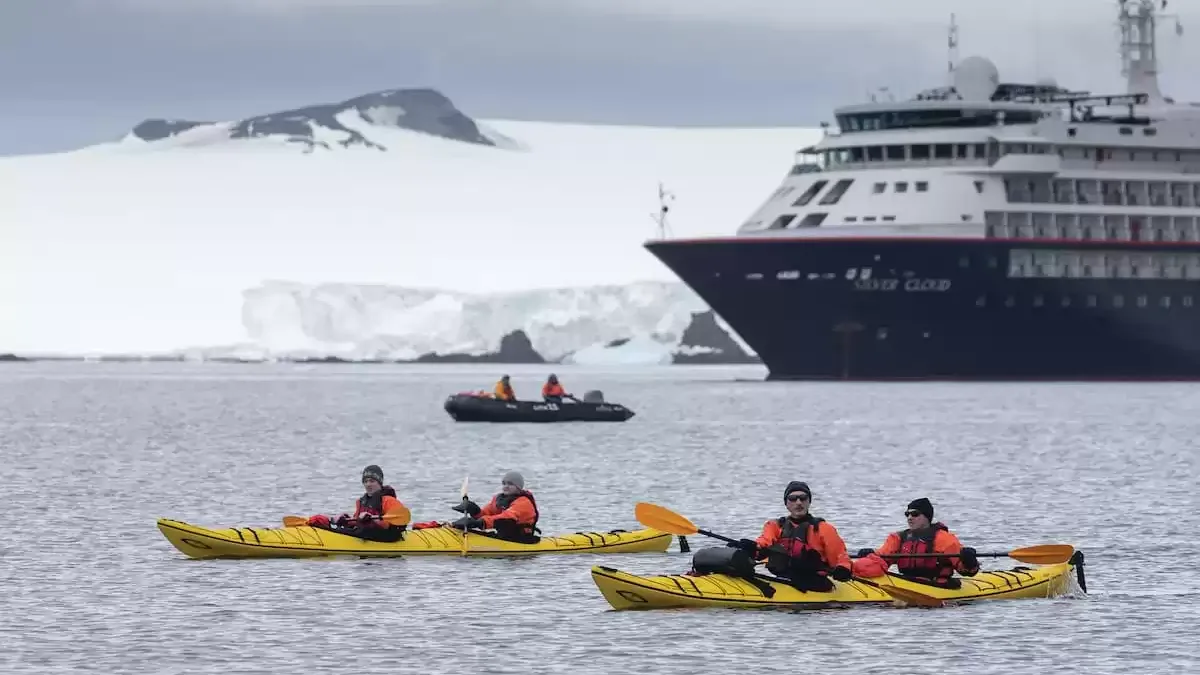 Le Silver cloud Expedition en mer, vu du ciel
