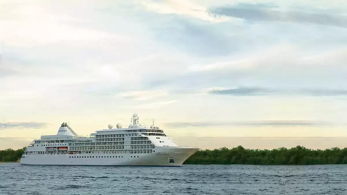 Le Silver Whisper en mer, vu du ciel