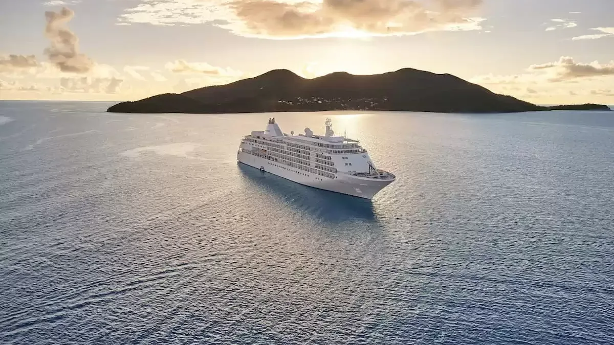 Le Silver Whisper en mer, vu du ciel
