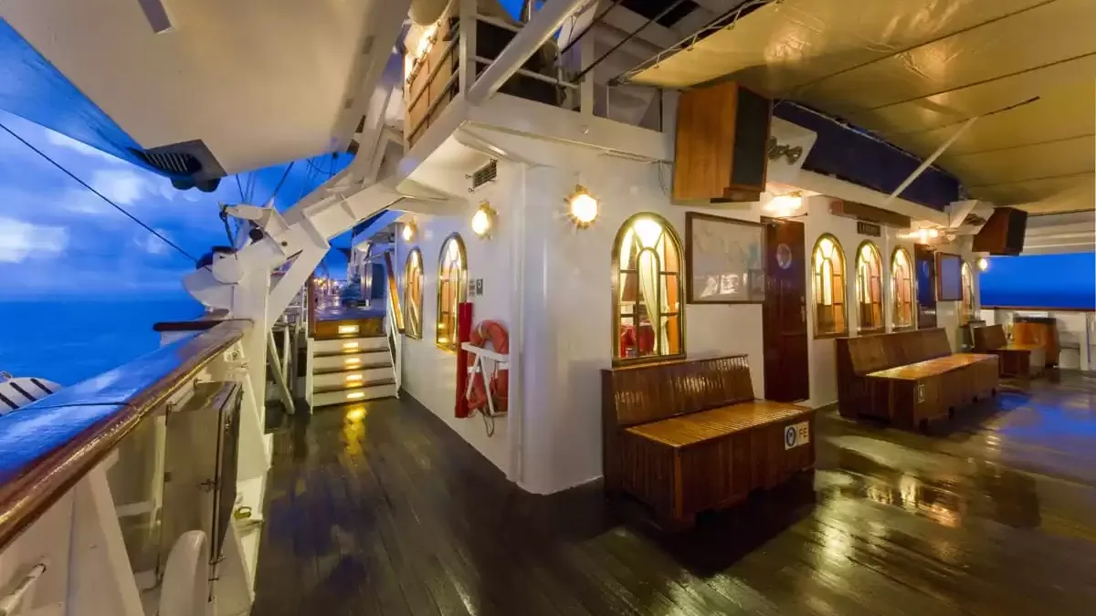Espaces et activités à bord du Star Clipper