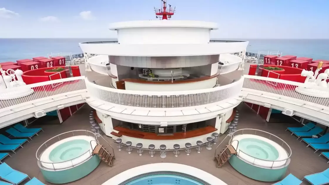 Espaces et activités à bord du Valiant Lady