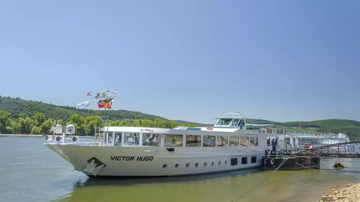 Le Victor Hugo en mer, vu du ciel