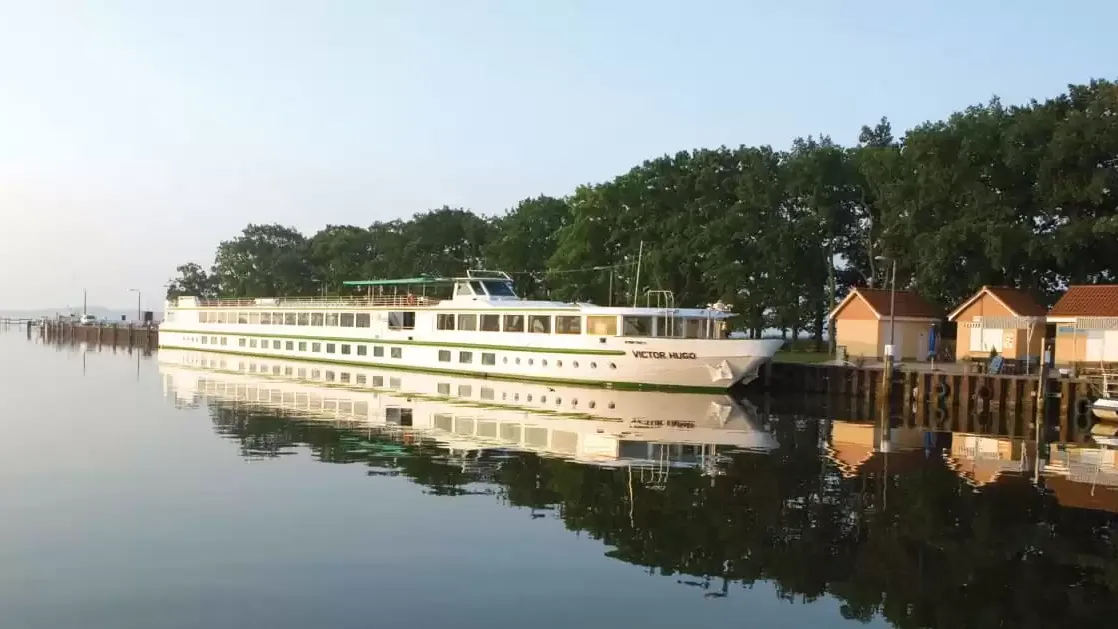 Le Victor Hugo en mer, vu du ciel