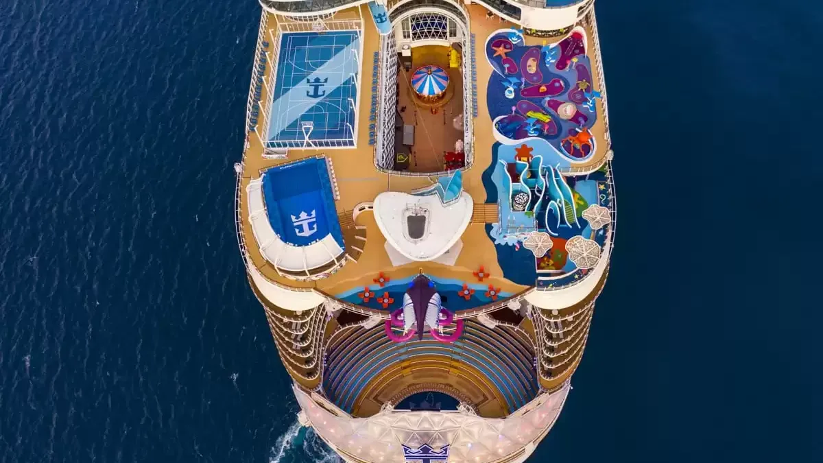 Le Wonder of the seas en mer, vu du ciel