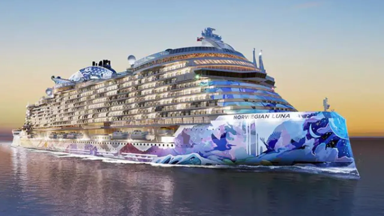 Norwegian Luna