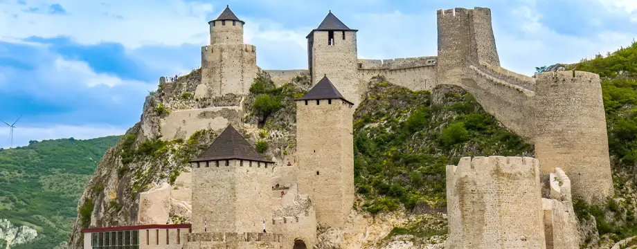 Gorges spectaculaires des Portes de Fer - forteresse médiévale de Golubac