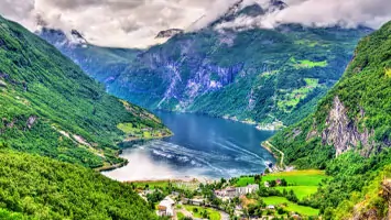 Paysages des croisières dans les Fjörds de Norvège
