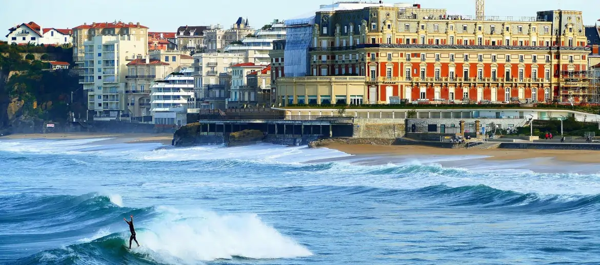Biarritz, Plage, surfers, France