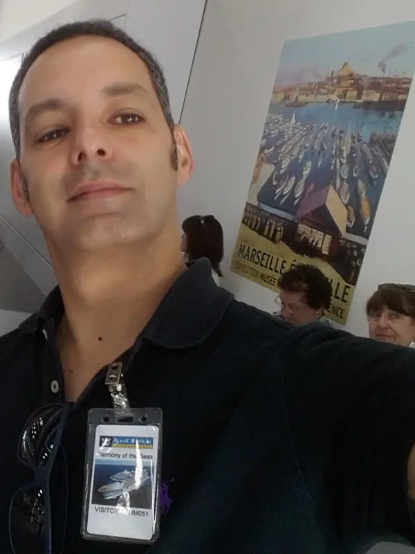 Kamel Belgacem en visite à bord d'un navire de croisière