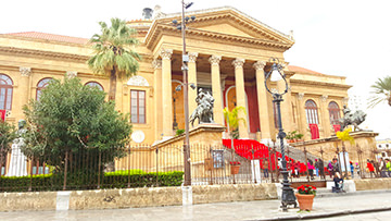 Entrée du Teatro Massimo Vittorio Emanuele