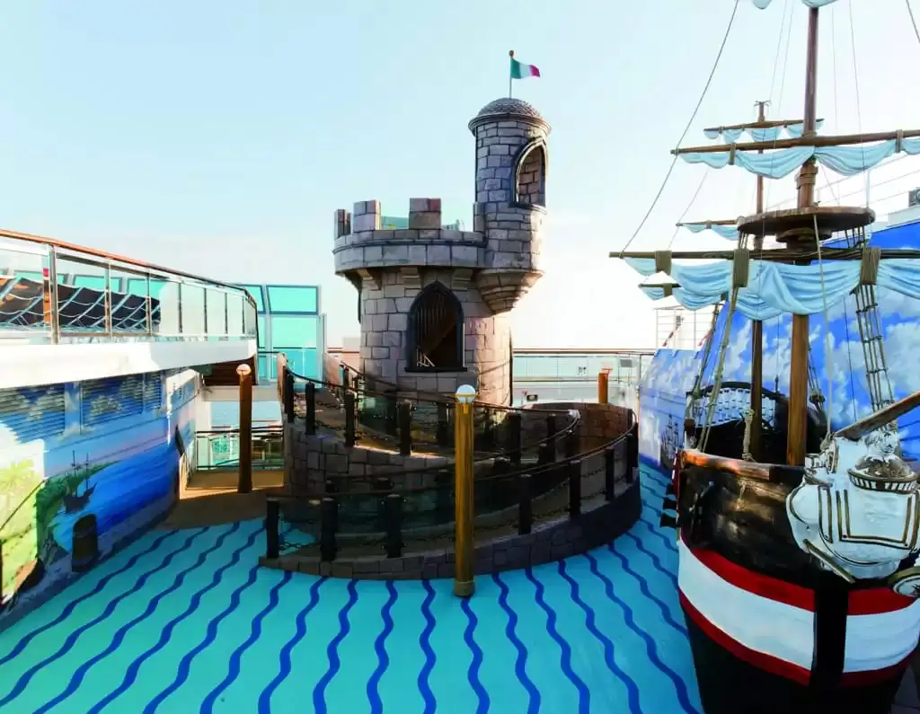 Le bateau de croisière Costa favolosa