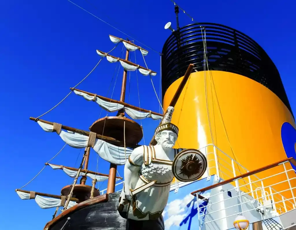 Le bateau de croisière Costa favolosa