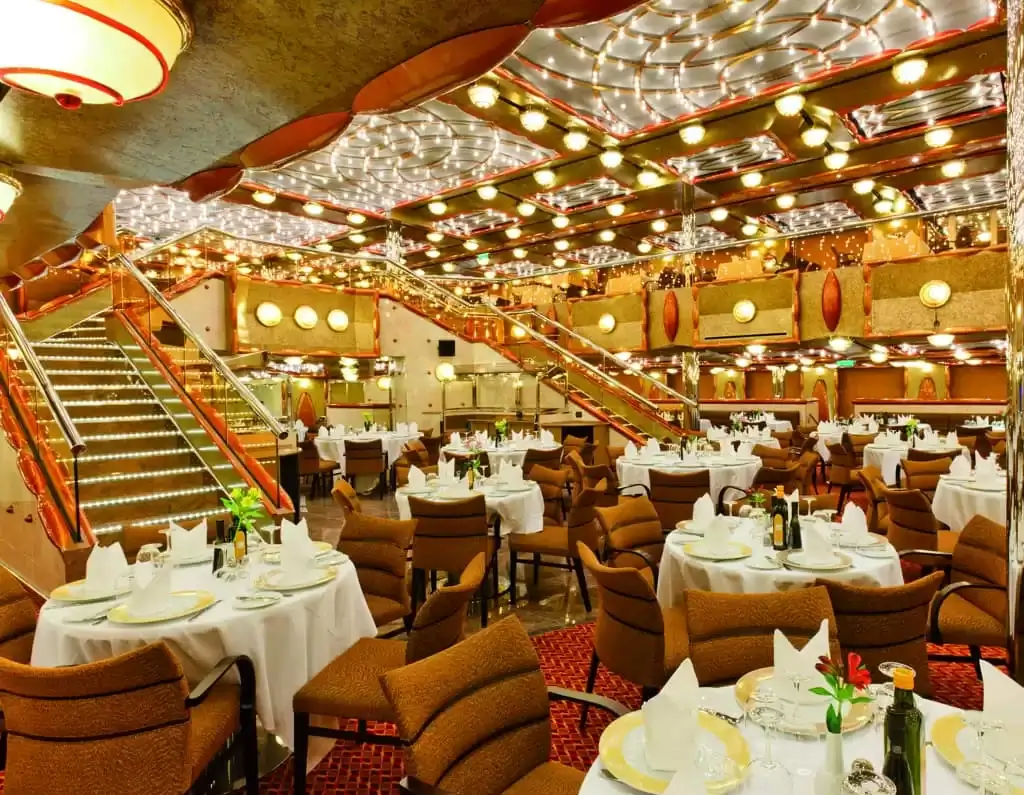 Restaurant à bord du Costa favolosa