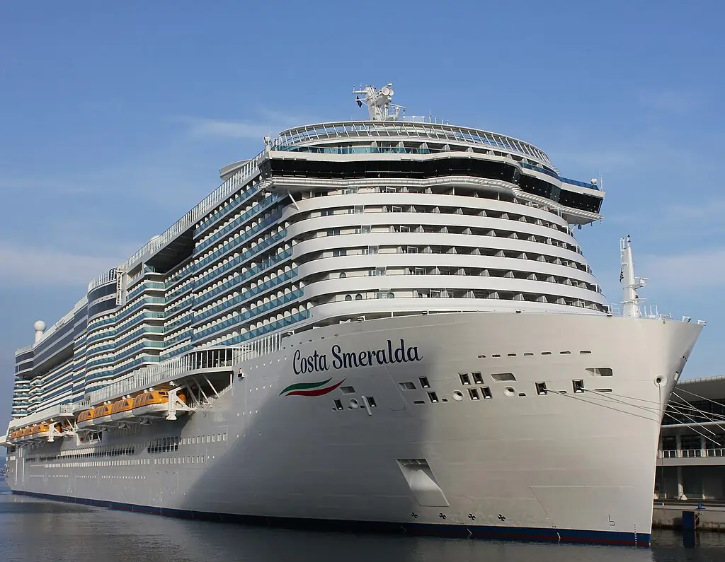 Le bateau de croisière Costa smeralda