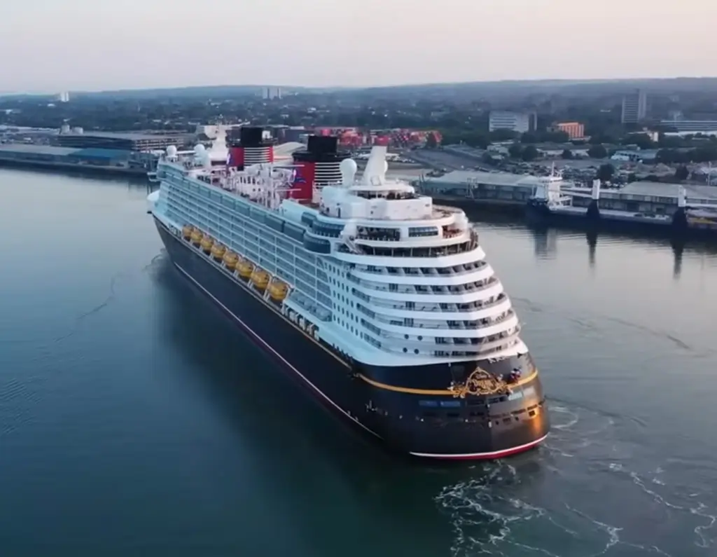 Le bateau de croisière Dinsey Dream