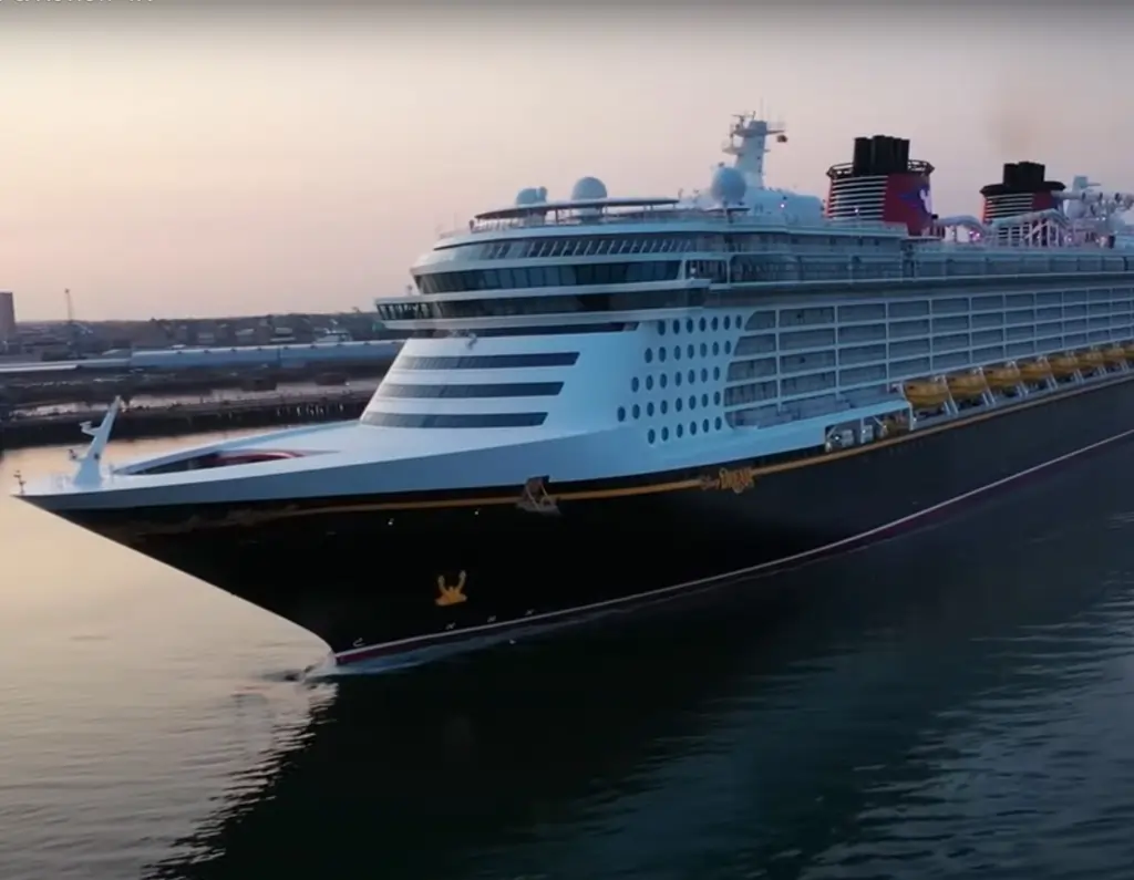 Le bateau de croisière Dinsey Dream