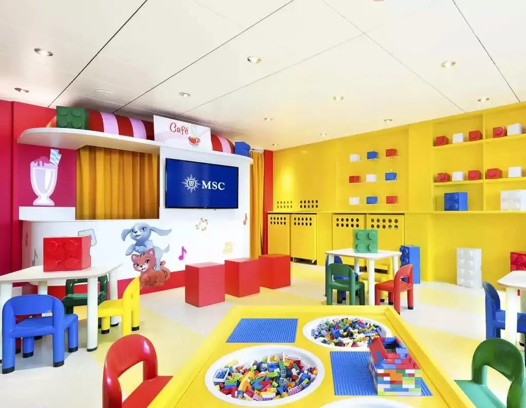 Activité à bord du bateau de croisière MSC Lirica